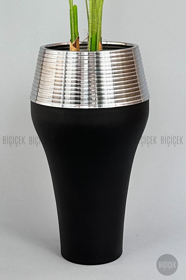 Yapay Starli̇ce 230 Cm Bambu Gövdeli̇ 22 Yapraklı Si̇yah Gümüş Cleopatra Saksıda