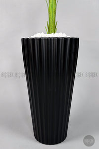 Yapay Areka Ağaci 220 Cm Si̇yah Li̇lyum Saksıda
