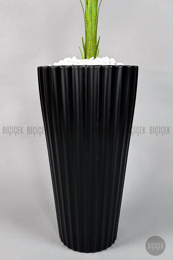 Yapay Areka Ağaci 220 Cm Si̇yah Li̇lyum Saksıda