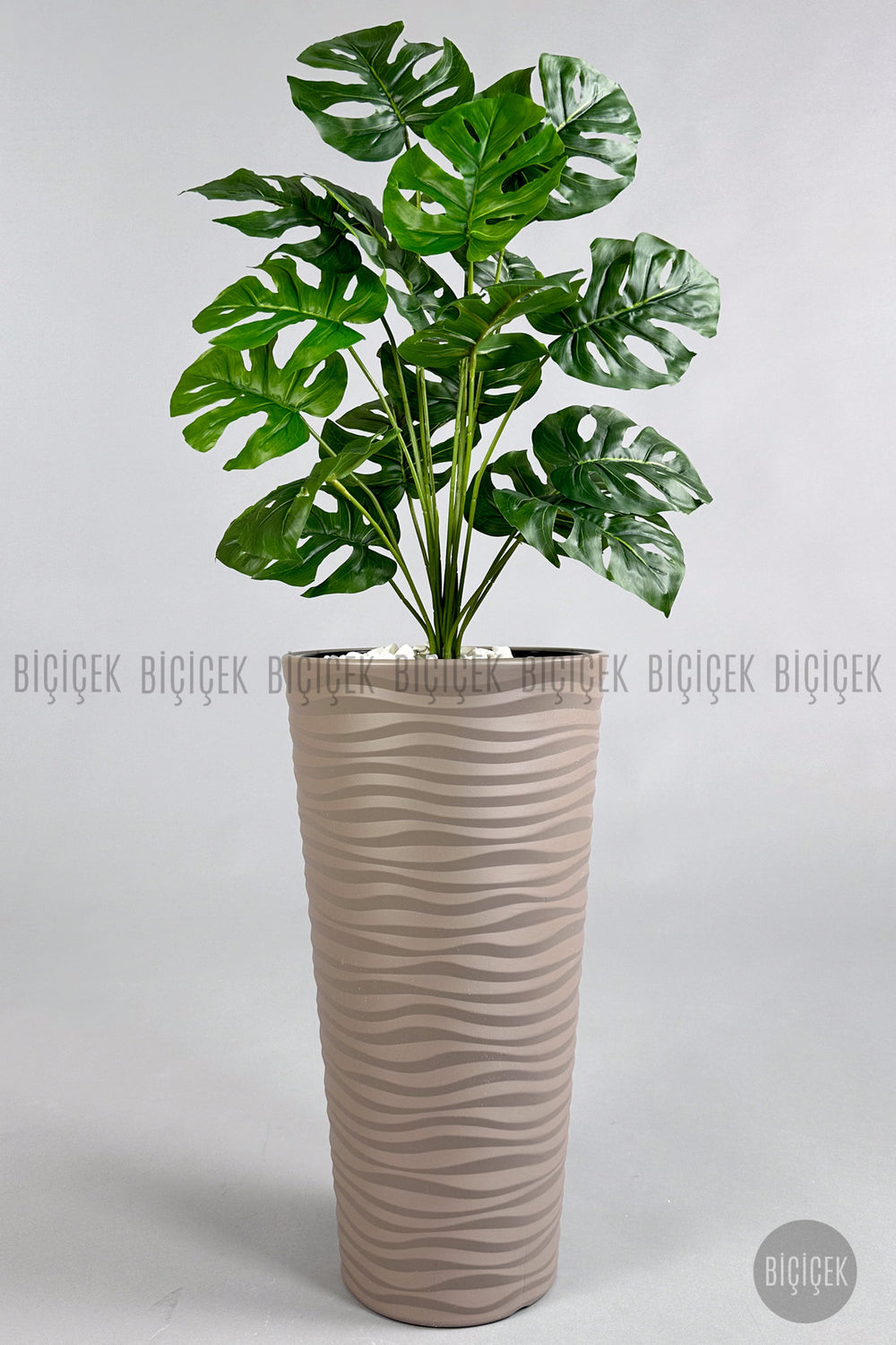 Yapay Monstera Deve Tabani Bi̇tki̇si̇ 130 Cm Mocha Kumsal Saksıda