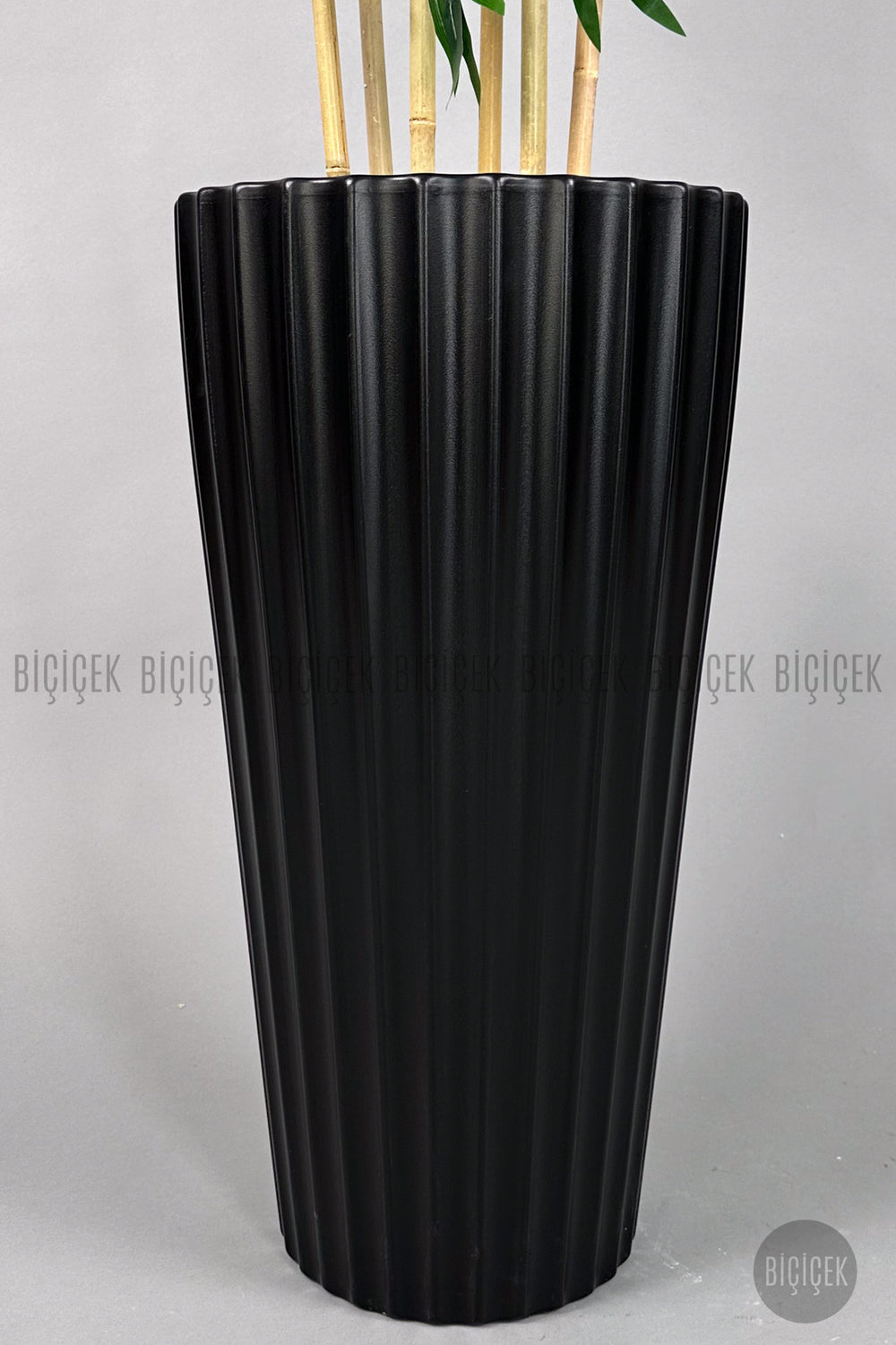 Yapay Bambu Ağacı 6 Dallı Yoğun Yapraklı 220 Cm Siyah Lilyum Saksıda